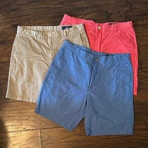 Vineyard Vines Men's Shorts Set - Blue, Pink, and Tan - Size 36